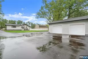 100 Pier Ln, Fairfield, NJ 07004 - Photo 19