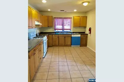 147 Westminster Place 2 #2, Lodi, NJ 07644 - Photo 3