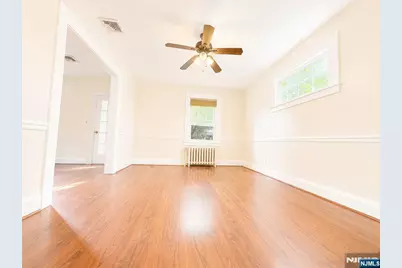 949 Garrison Avenue, Teaneck Township, NJ 07666 - Photo 5