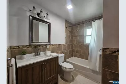 458 Lawn Avenue 2nd Floor #2nd Floor, Palisades Park, NJ 07650 - Photo 5