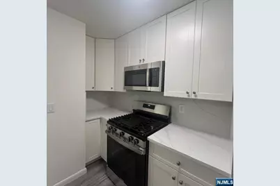 16 Elm Street 8 #8, Bergenfield, NJ 07621 - Photo 7