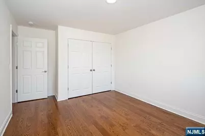 223 Hillcrest Drive, Paramus, NJ 07652 - Photo 15