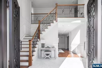 223 Hillcrest Drive, Paramus, NJ 07652 - Photo 3