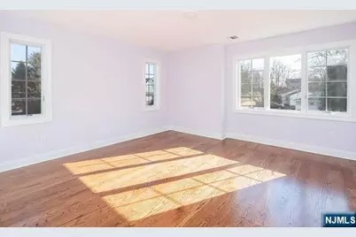 223 Hillcrest Drive, Paramus, NJ 07652 - Photo 13