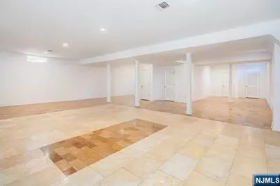 223 Hillcrest Drive, Paramus, NJ 07652 - Photo 19