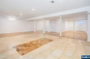 223 Hillcrest Dr, Paramus, NJ 07652 - Photo 19