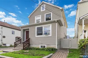 33 Franklin Ave, Clifton, NJ 07011 - Photo 3