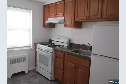 118 Hastings Avenue A #A, Rutherford, NJ 07070 - Photo 7