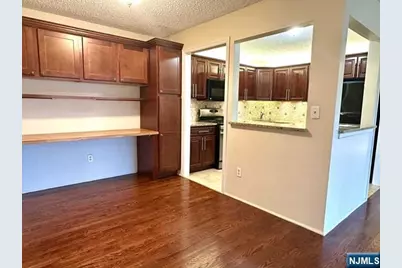 303 Linden Street 303 #303, Mahwah, NJ 07430 - Photo 3