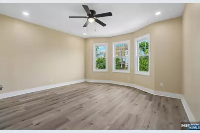 31 Claremont Avenue, Jersey City, NJ 07305 - Photo 17
