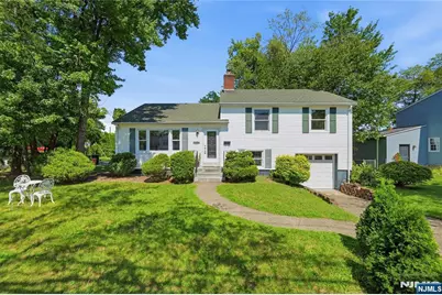 251 Midland Avenue W #W, Paramus, NJ 07652 - Photo 5