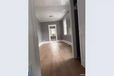 212 Crescent Lane 3 #3, Cliffside Park, NJ 07010 - Photo 11