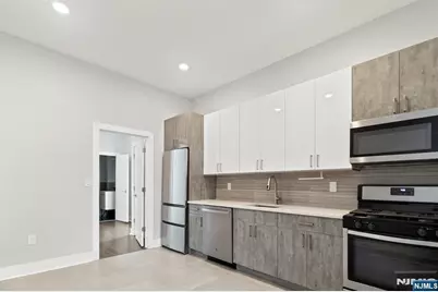 21 Hancock Avenue 3 #3, Jersey City, NJ 07307 - Photo 5