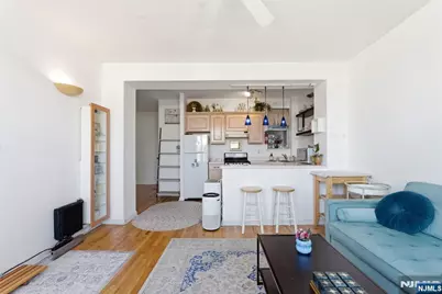 883 E Boulevard 1F #1F, Weehawken, NJ 07086 - Photo 9