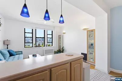 883 E Boulevard 1F #1F, Weehawken, NJ 07086 - Photo 7