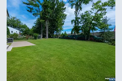 412 Gregory Road, Paramus, NJ 07652 - Photo 45