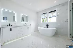 412 Gregory Rd, Paramus, NJ 07652 - Photo 29