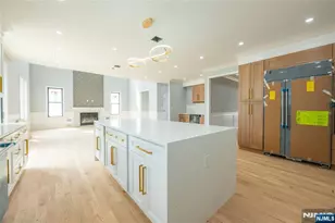 412 Gregory Rd, Paramus, NJ 07652 - Photo 17