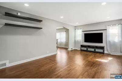 16 Pleasant, Belleville, NJ 07109 - Photo 5