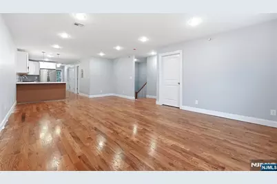 39 Grand, Newark, NJ 07106 - Photo 3