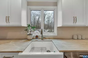 359 Hillview Terrace, Franklin Lakes, NJ 07417 - Photo 15