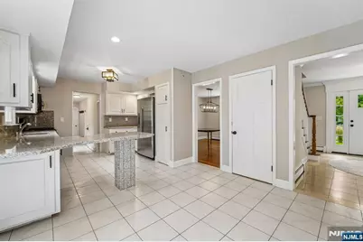 17 Colonial Drive, Allendale, NJ 07401 - Photo 13