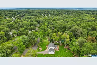 17 Colonial Drive, Allendale, NJ 07401 - Photo 35