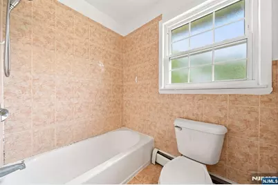 427 West Avenue, Northvale, NJ 07647 - Photo 15