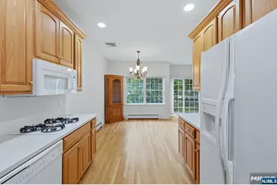 156 Stonegate Trail, Cresskill, NJ 07626 - Photo 5