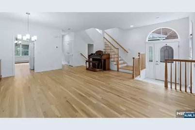 156 Stonegate Trail, Cresskill, NJ 07626 - Photo 3