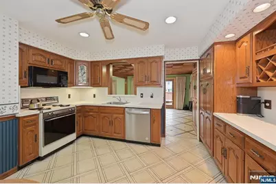 39-18 Jasper Road, Fair Lawn, NJ 07410 - Photo 15