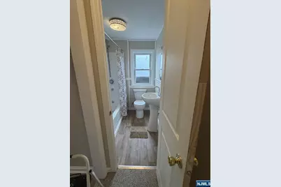 209 Boulevard, Hasbrouck Heights, NJ 07604 - Photo 9
