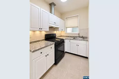 275 Delawanna Avenue 4 #4, Clifton, NJ 07014 - Photo 3