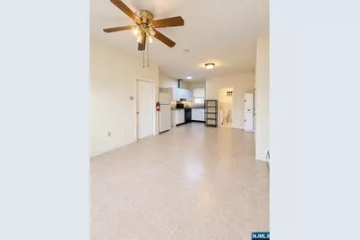 275 Delawanna Avenue 4 #4, Clifton, NJ 07014 - Photo 1