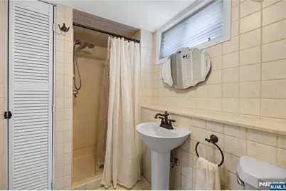 84 Vanderburgh Avenue, Rutherford, NJ 07070 - Photo 23