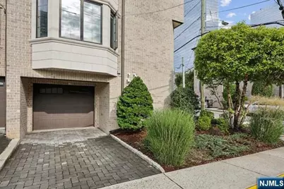 140 Cedar Street, Fort Lee, NJ 07024 - Photo 3