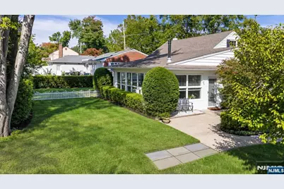 813 Ridgewood Avenue, Oradell, NJ 07649 - Photo 33