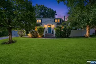 813 Ridgewood Ave, Oradell, NJ 07649 - Photo 3