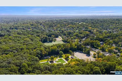 813 Ridgewood Avenue, Oradell, NJ 07649 - Photo 41
