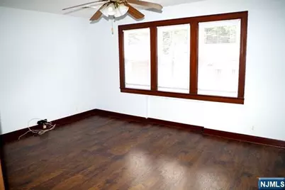 31 Brook Avenue 2 #2, Wallington, NJ 07057 - Photo 5