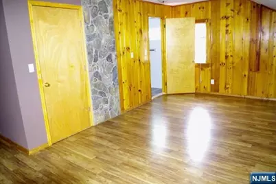31 Brook Avenue 2 #2, Wallington, NJ 07057 - Photo 9
