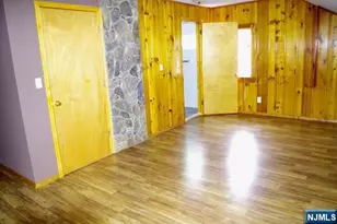 31 Brook Ave 2, Wallington, NJ 07057 - Photo 9