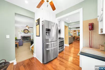 442 Central Park Drive, New Milford, NJ 07646 - Photo 5