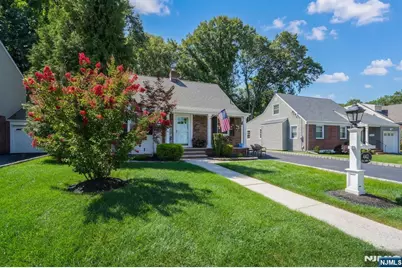 442 Central Park Drive, New Milford, NJ 07646 - Photo 3