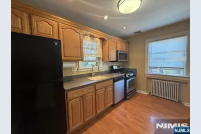 305 Luddington Avenue, Clifton, NJ 07011 - Photo 9