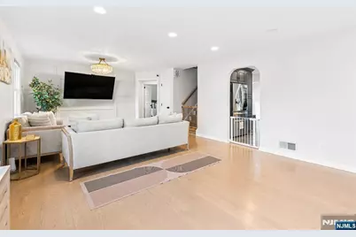 79 Bergen Avenue, Waldwick, NJ 07463 - Photo 9