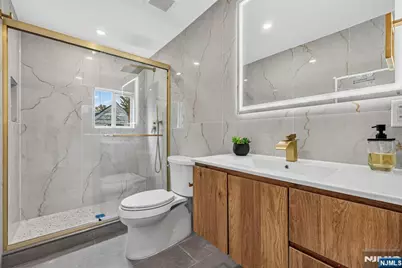 152 Washington Place, Teaneck Township, NJ 07666 - Photo 19