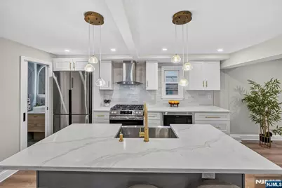 152 Washington Place, Teaneck Township, NJ 07666 - Photo 7