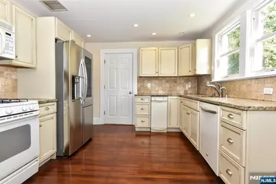 36 Hines, Mahwah, NJ 07430 - Photo 9