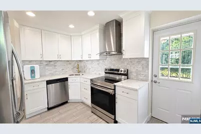66 Merritt Avenue, Cresskill, NJ 07626 - Photo 7